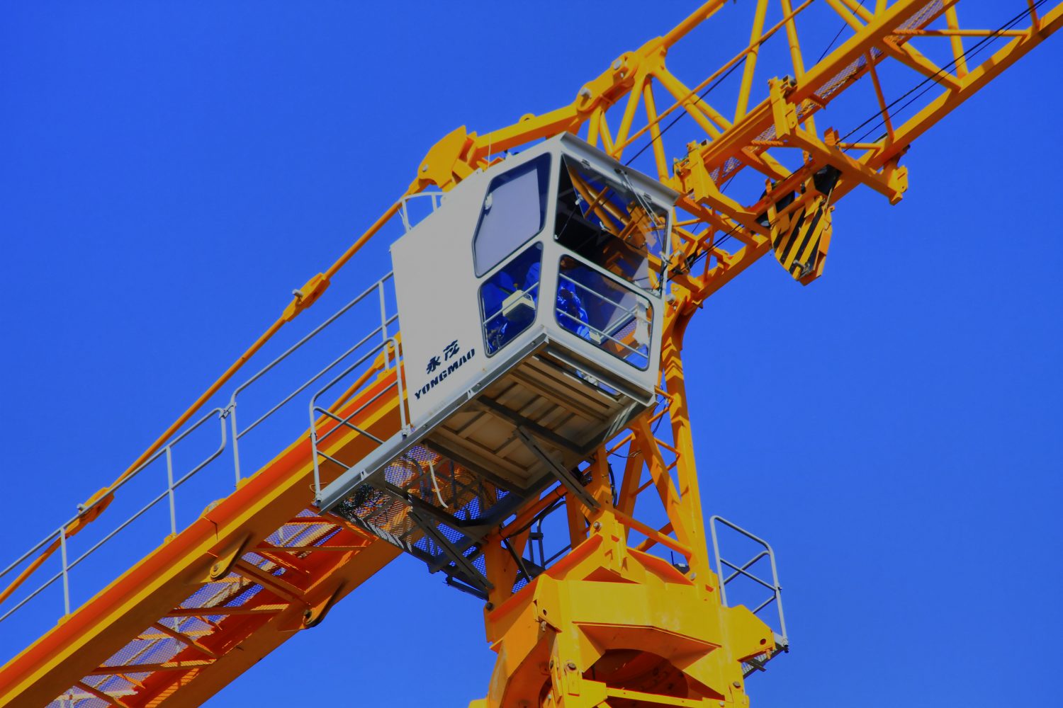 6 Men Arrested For Climbing Crane